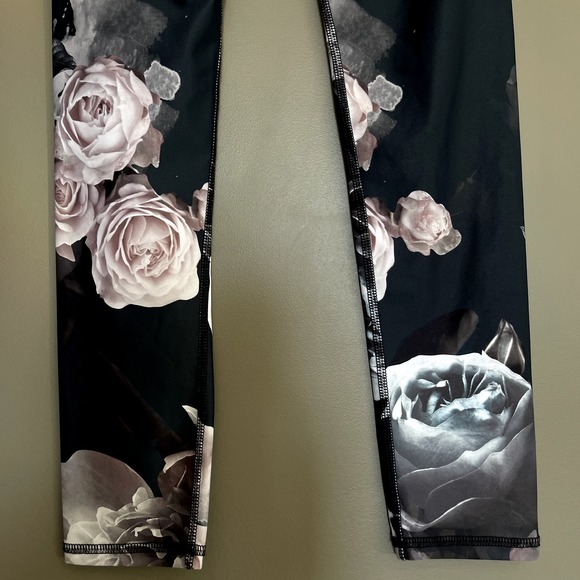 Noli Active Allure Floral Yoga Leggings Size XS Black Pink‎ Grey Rose Print - Picture 15 of 15